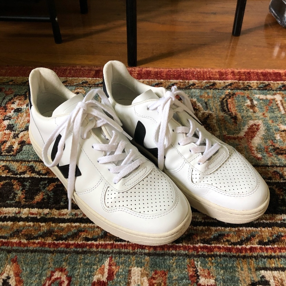 Veja V-10 sneakers